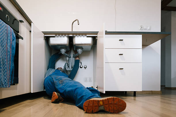 Professional Leak Detection technician working in Valley Forge, PA